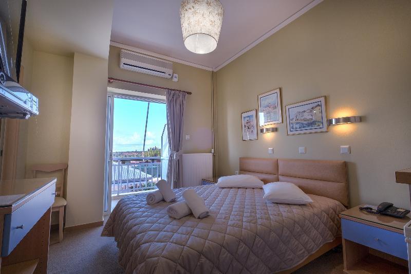 לוטרה קיליניס Hotel Taxiarhis מראה חיצוני תמונה