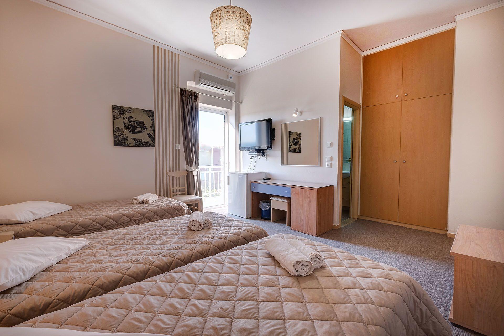 לוטרה קיליניס Hotel Taxiarhis מראה חיצוני תמונה