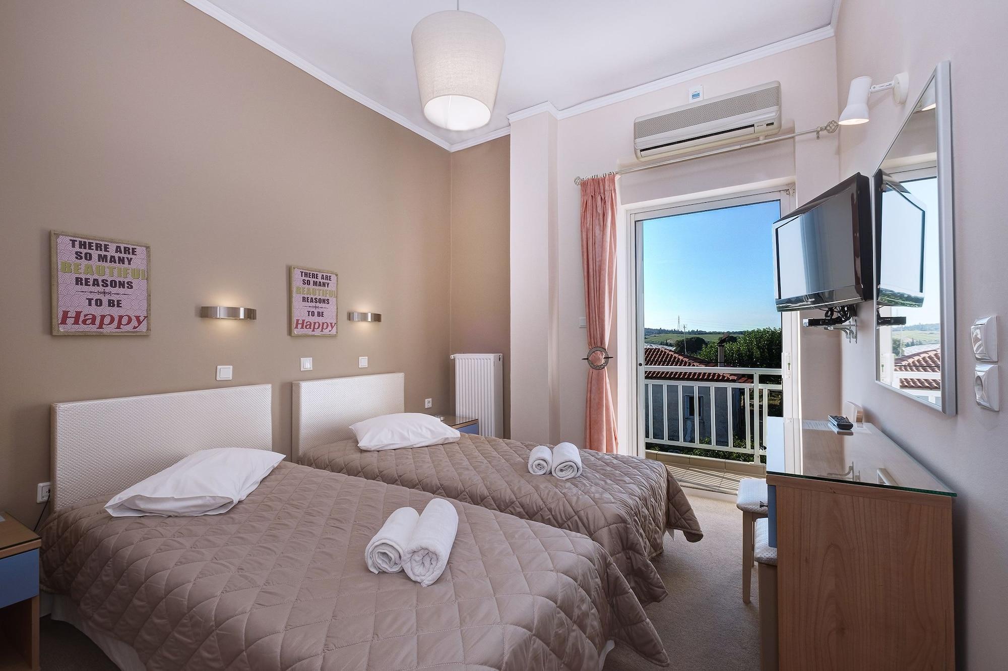לוטרה קיליניס Hotel Taxiarhis מראה חיצוני תמונה