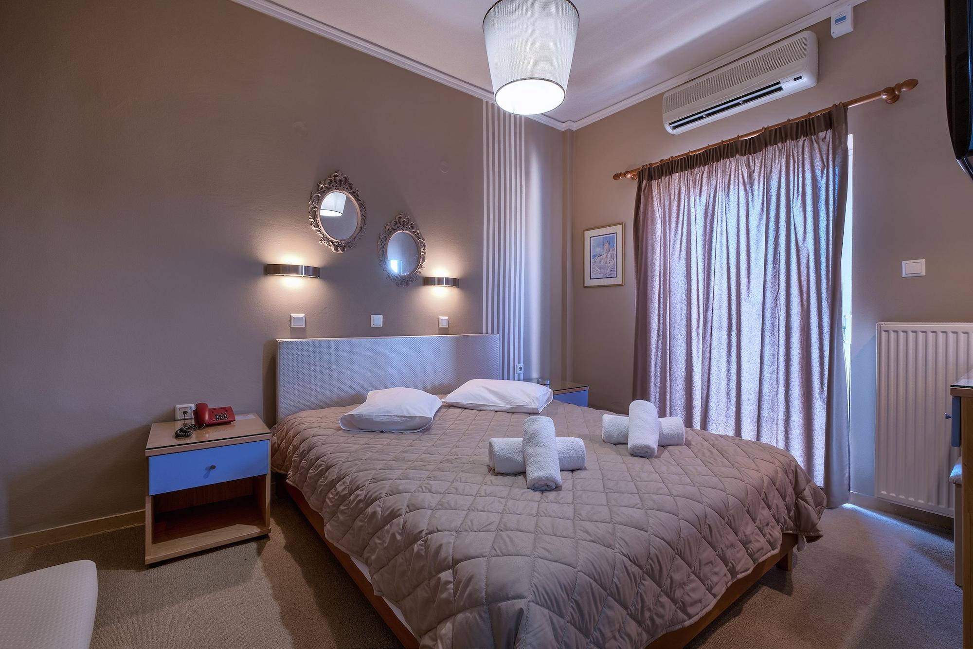 לוטרה קיליניס Hotel Taxiarhis מראה חיצוני תמונה