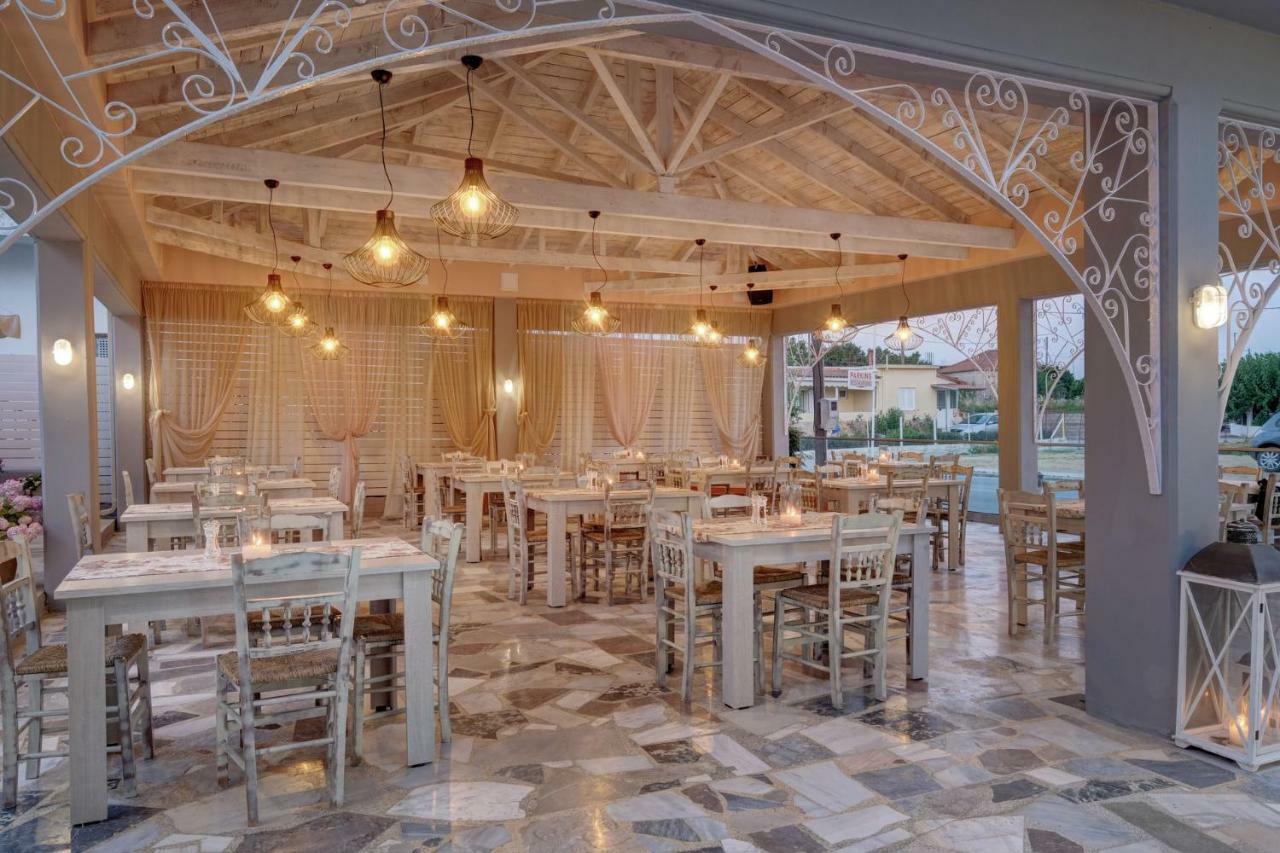 לוטרה קיליניס Hotel Taxiarhis מראה חיצוני תמונה